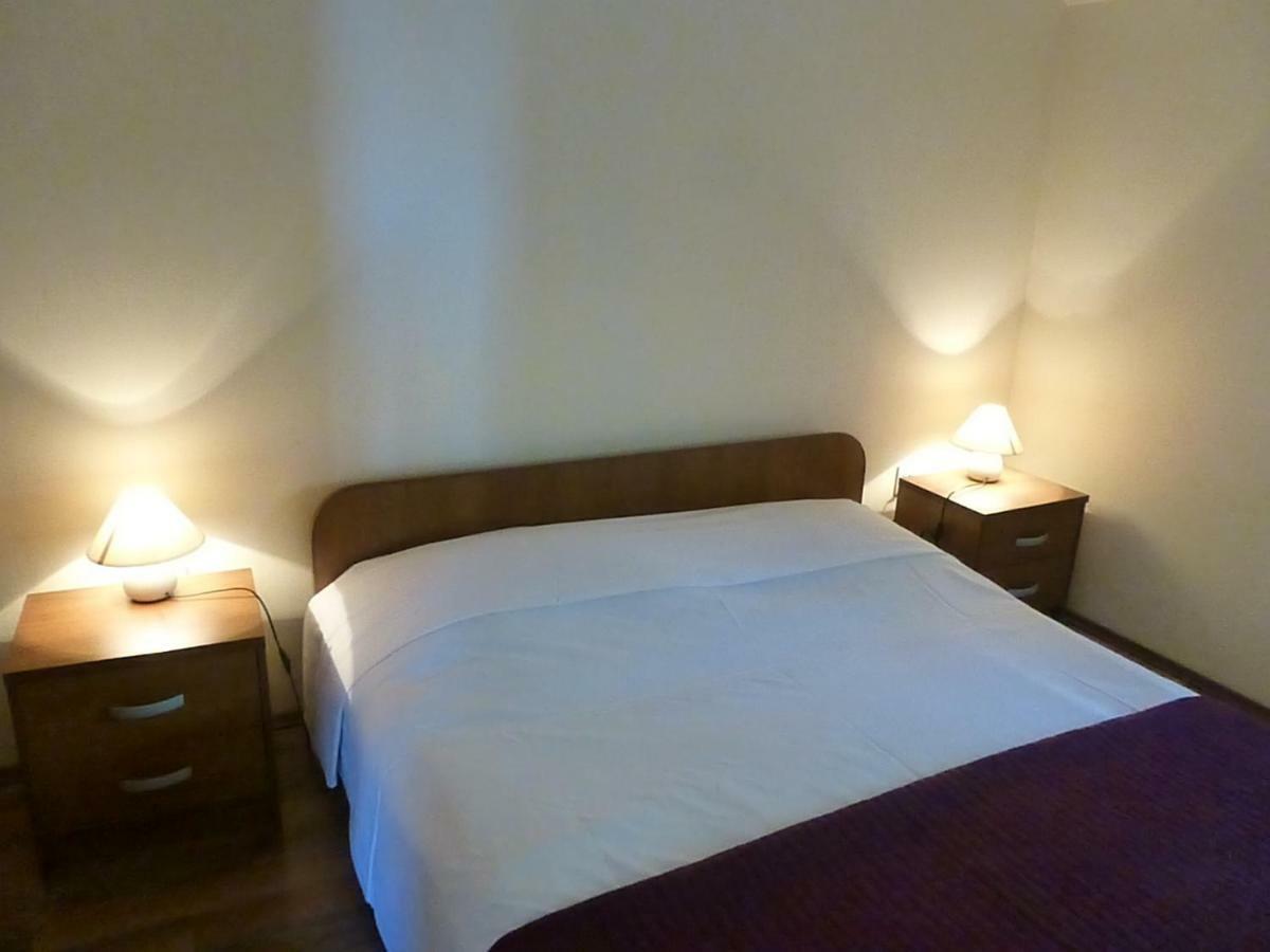 Apartments Vila Lavanda Omisalj Luaran gambar